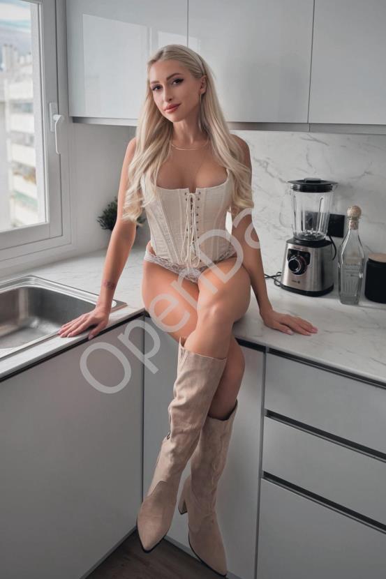 SENSUAL EROTIC SEXY MODEL ESCORT IN ATHENS ELINA (9)