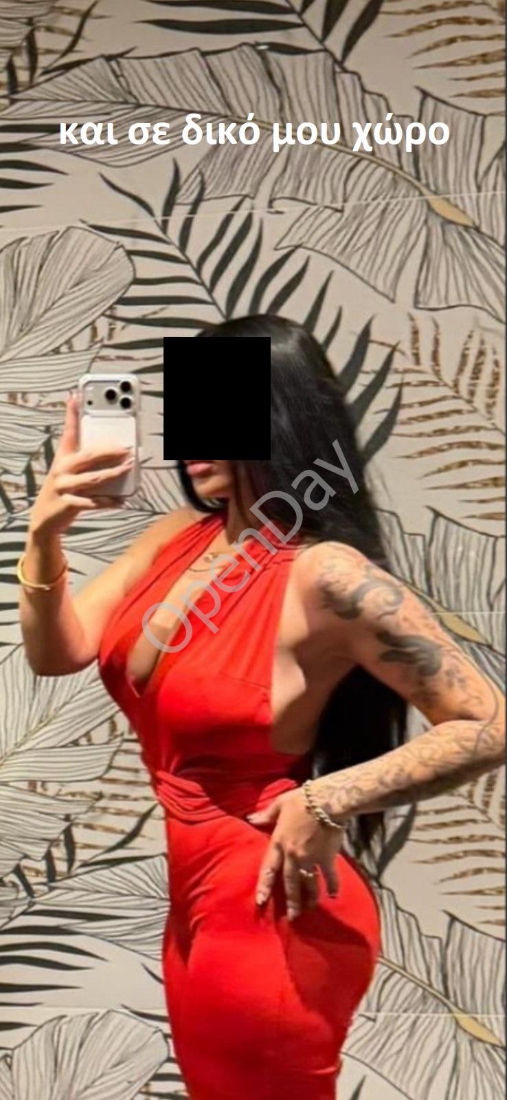 Μυστηριώδης, γοητευτική κοπέλα 26 ετών