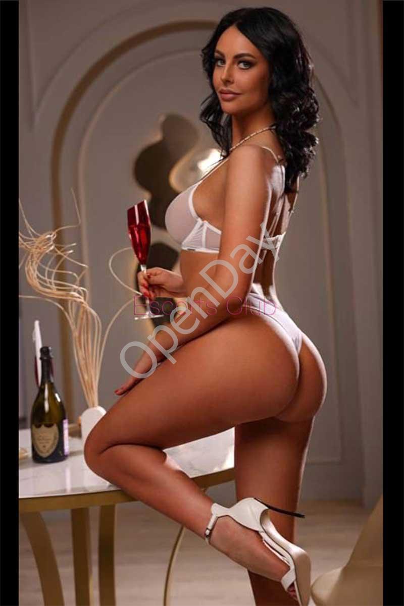 Anya-(5)
