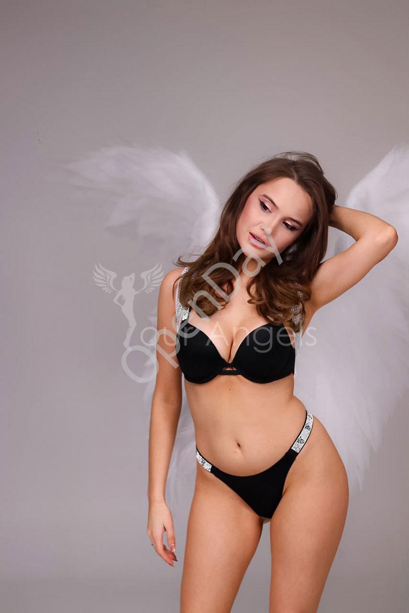 Angelina2609-(1)